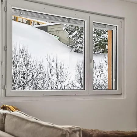 Emotional House In Cresta Bob